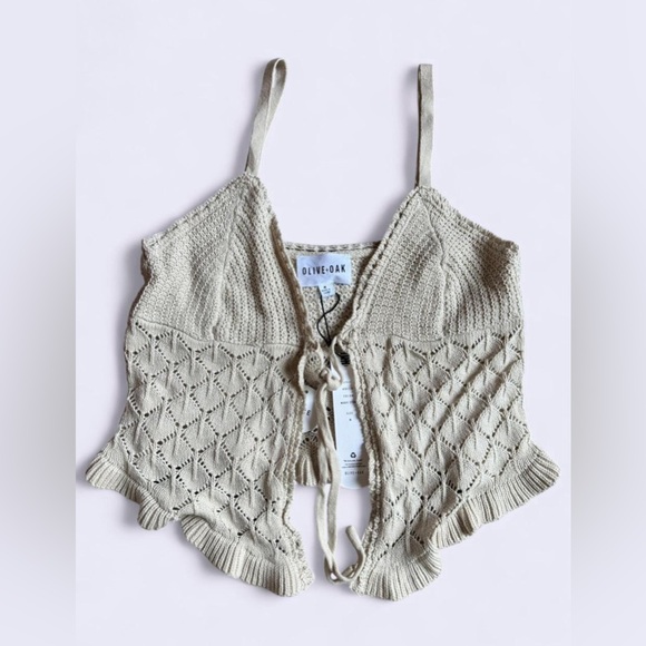 Olive & Oak Sweaters - NWT Olive & Oak Cream Knit Sweater